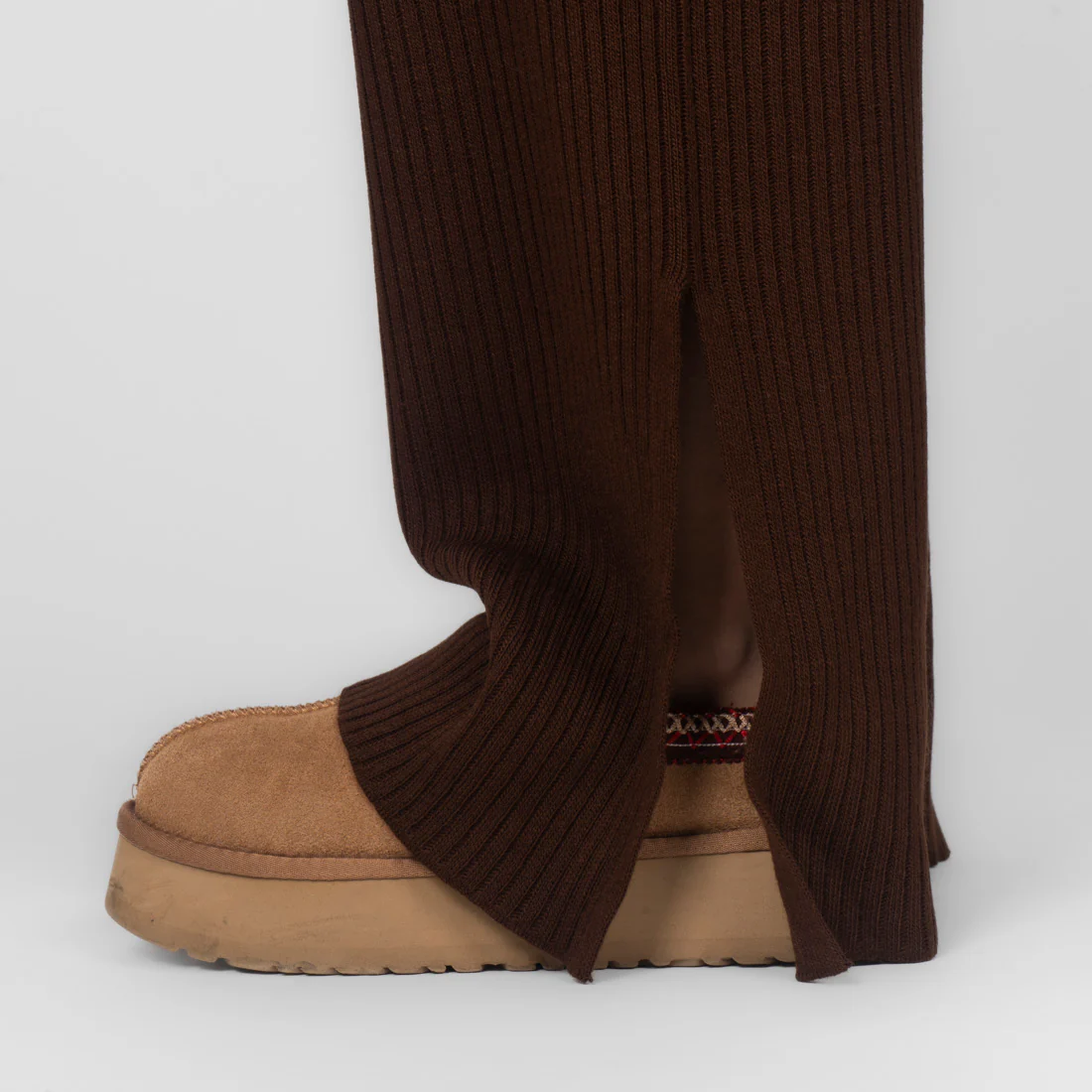 Essential Cropped Lounge Set - Image 9