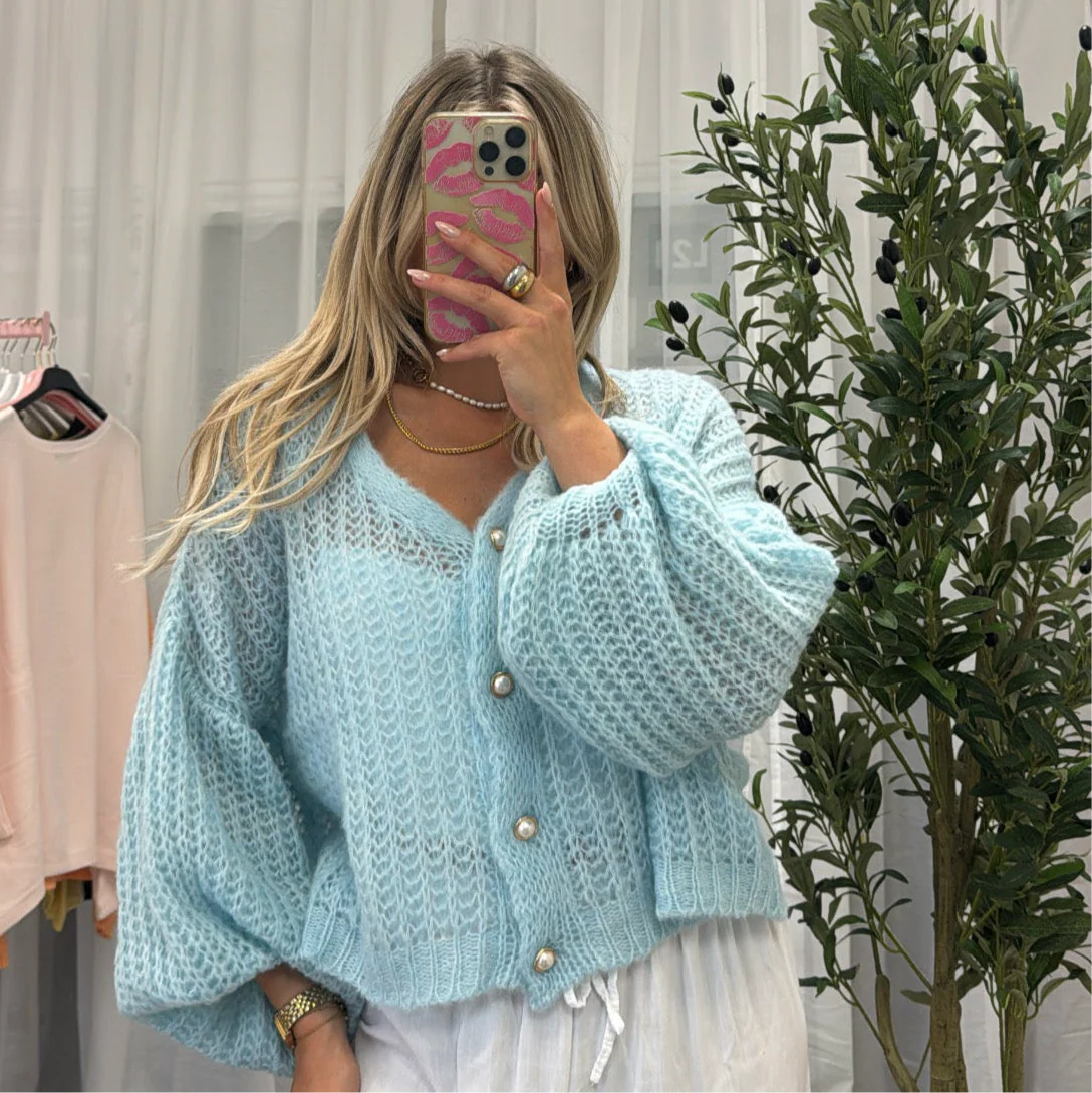 Feiner Lochstrick Cardigan - Image 11