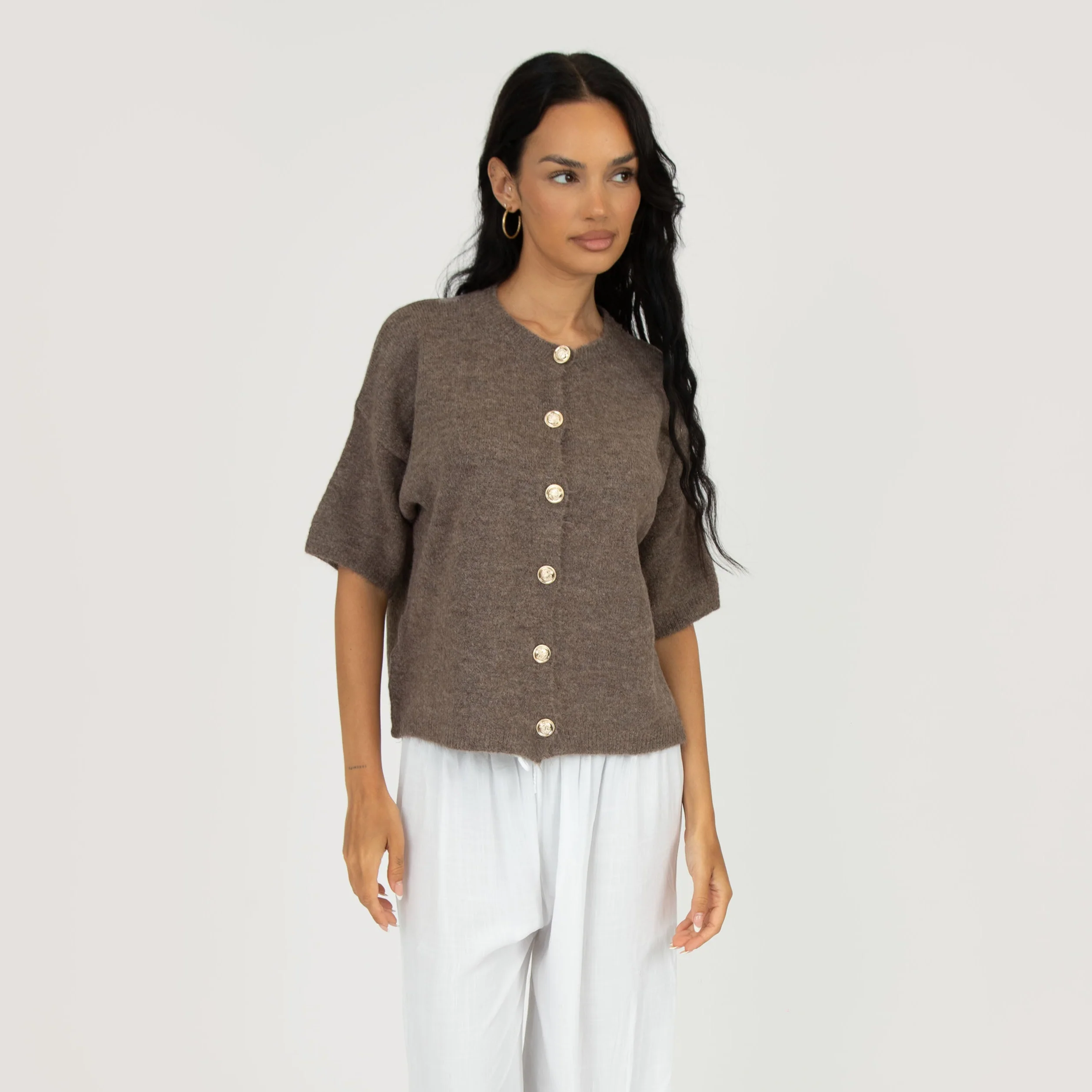 Feinstrick Kurzarm Cardigan mit Goldknöpfen - Image 10