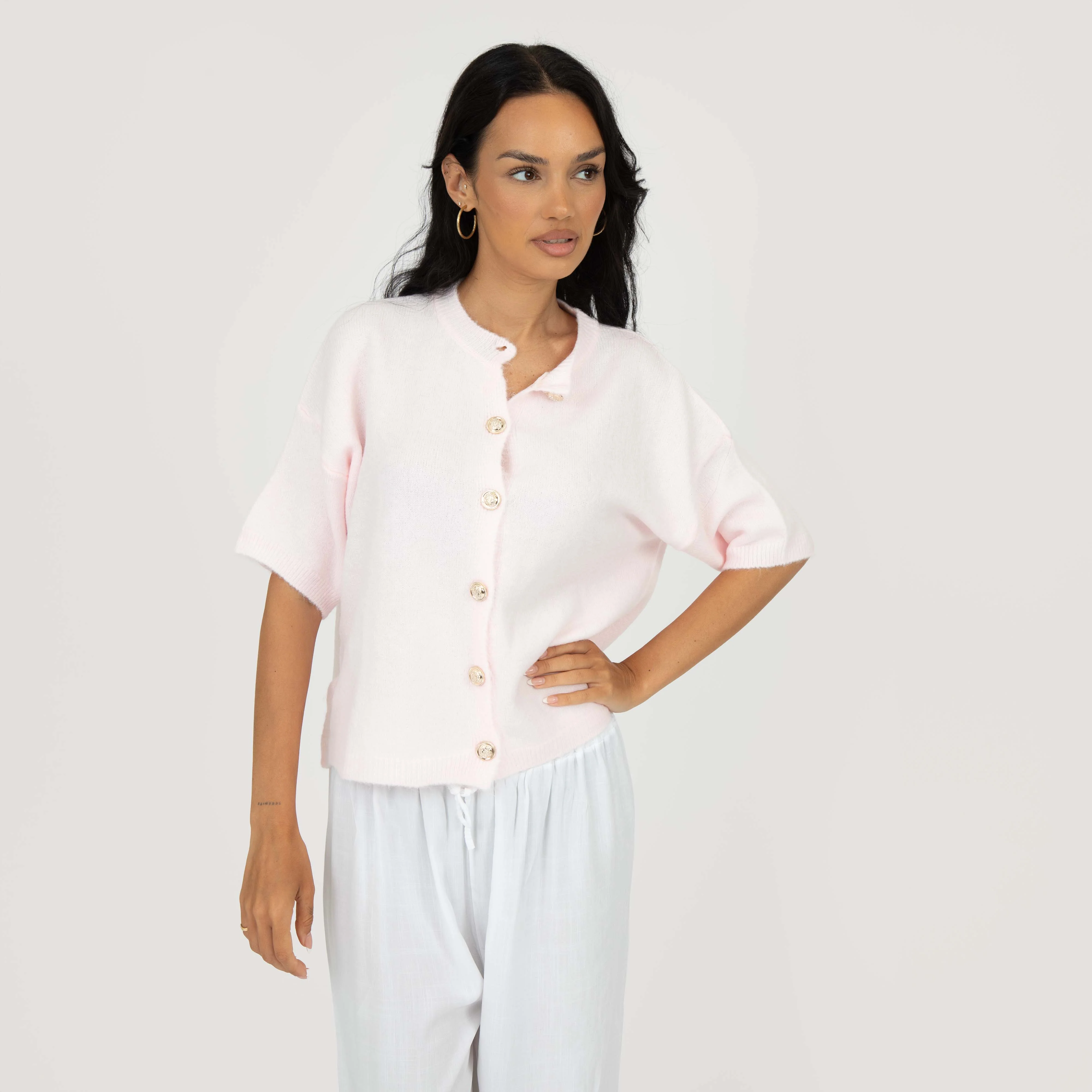 Feinstrick Kurzarm Cardigan mit Goldknöpfen - Image 15