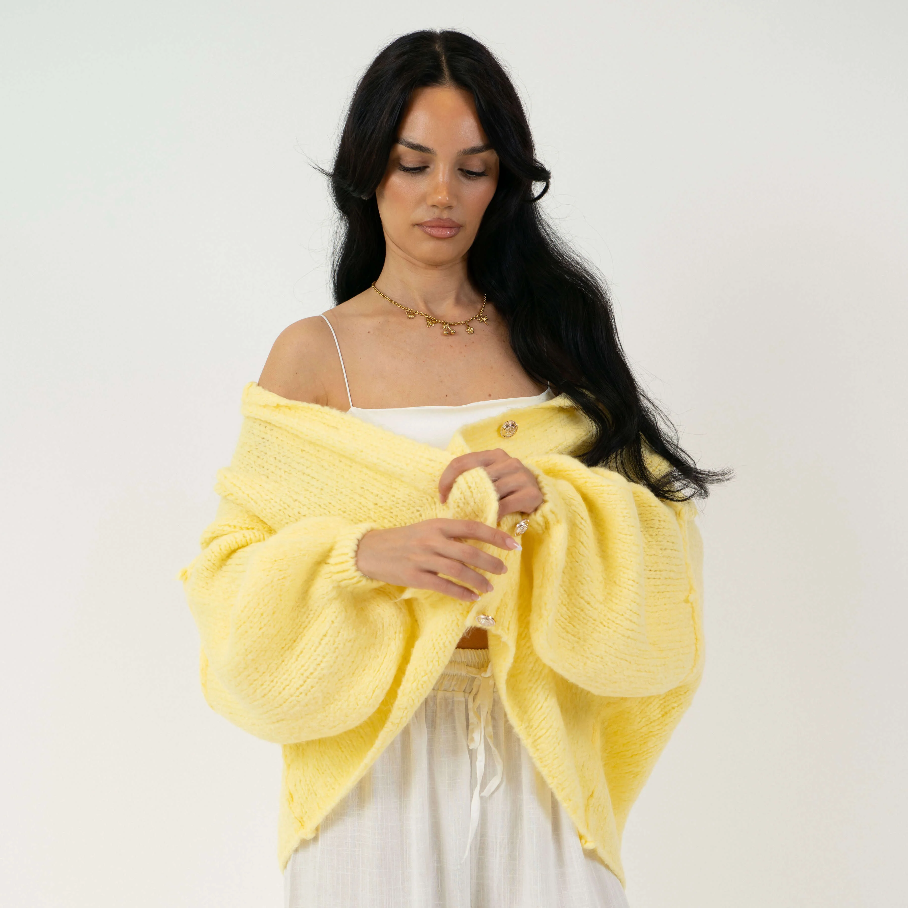 Oversized Cardigan Short "CozyGlam" - Image 30