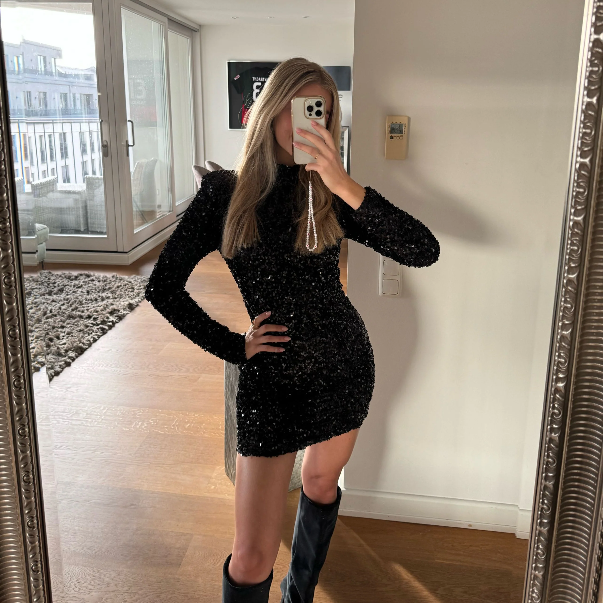 Sparkle Elegance Dress mit Schulterpolstern - Image 3