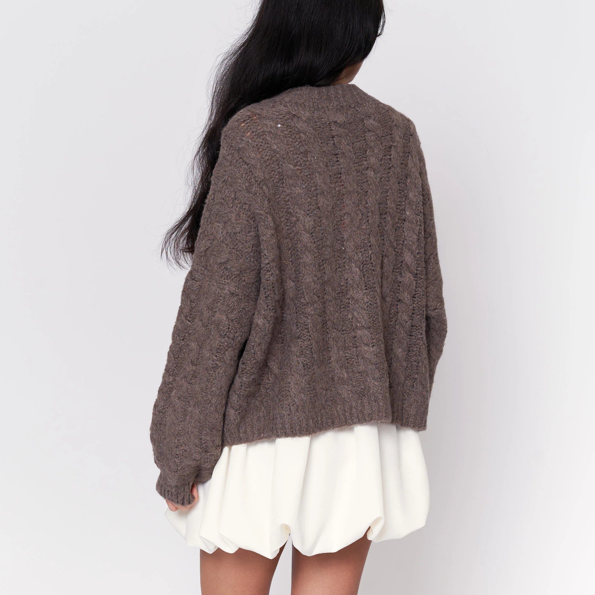 Short Oversize Zopfmuster Cardigan - Image 17