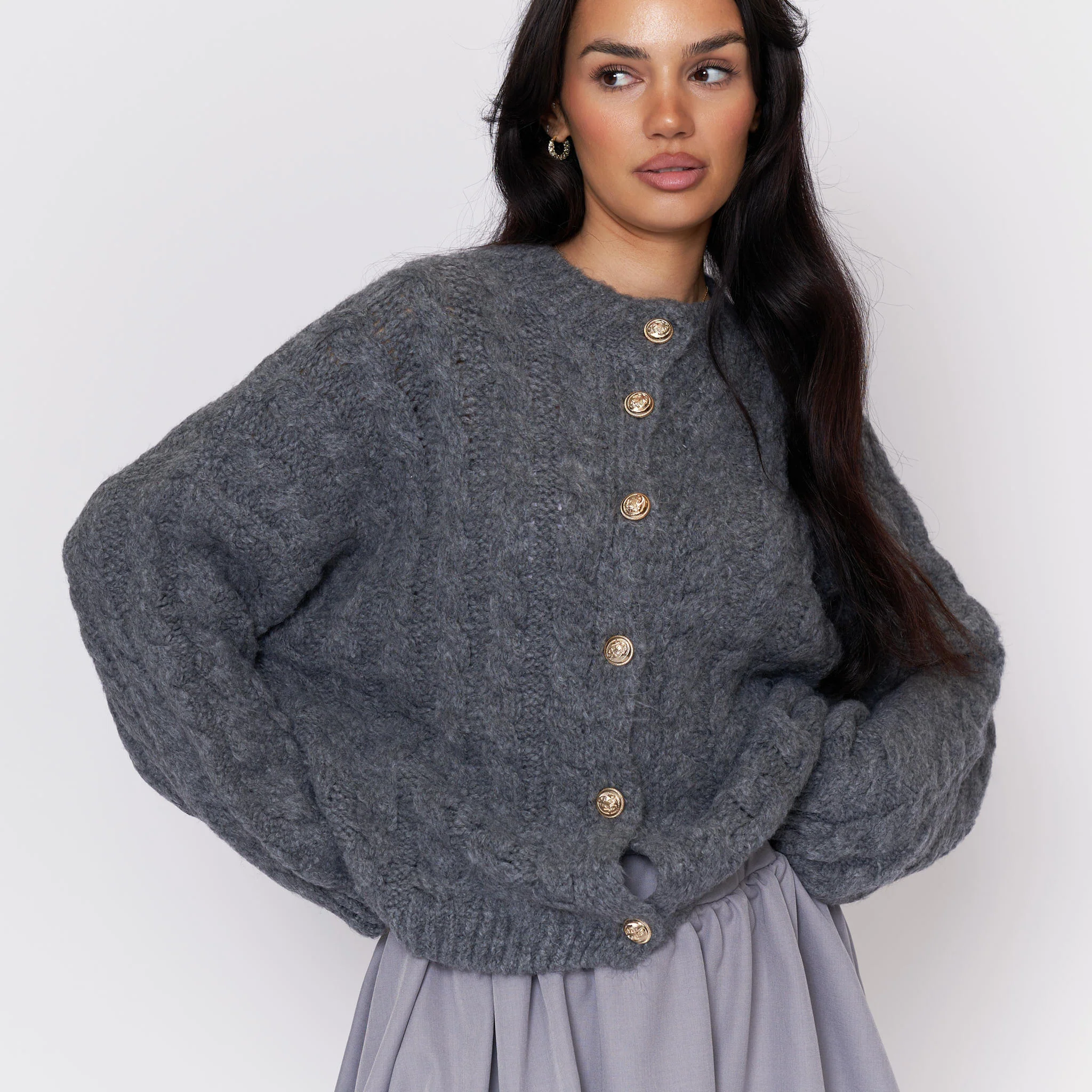 Short Oversize Zopfmuster Cardigan - Image 18
