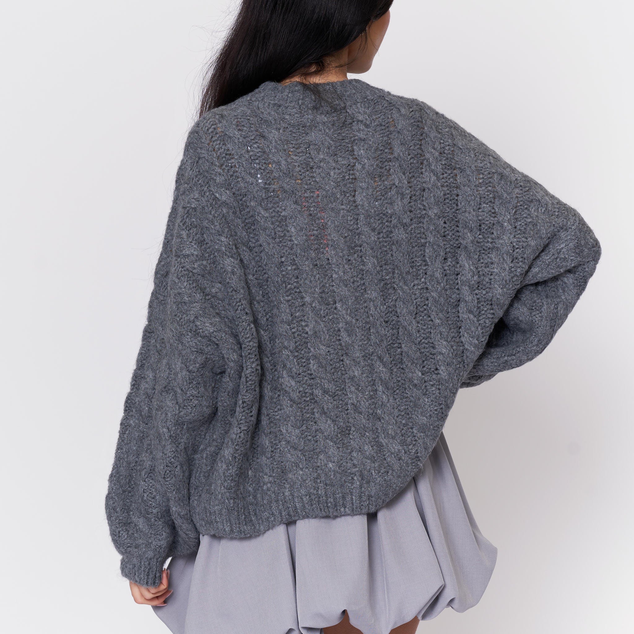 Short Oversize Zopfmuster Cardigan - Image 23