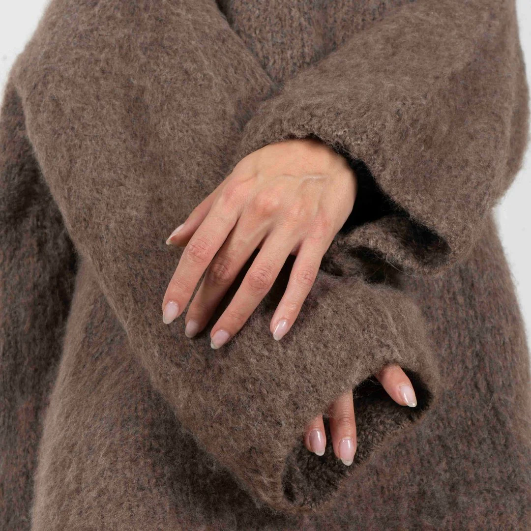 Ultra-Soft Off-Shoulder Pulloverkleid - Image 11